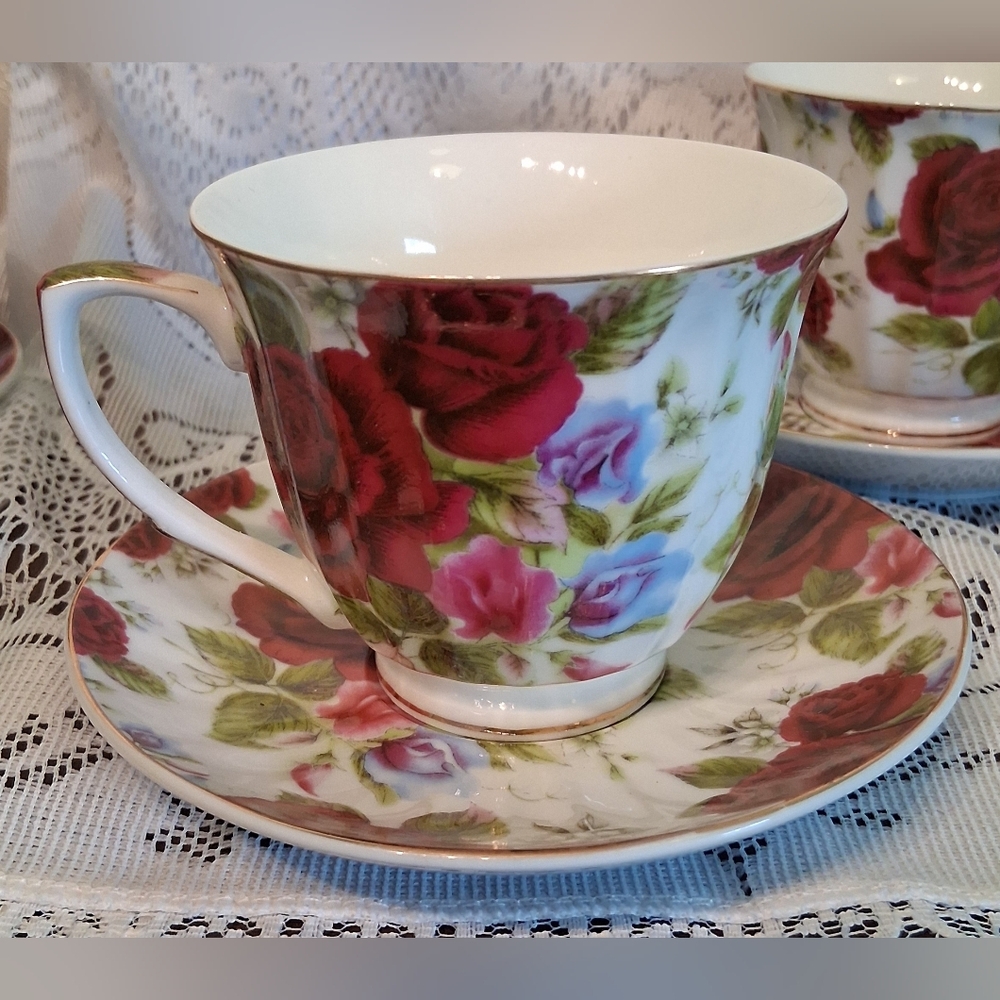 17 Pc Floral Tea Set with Red Roses - Picture 14 of 16